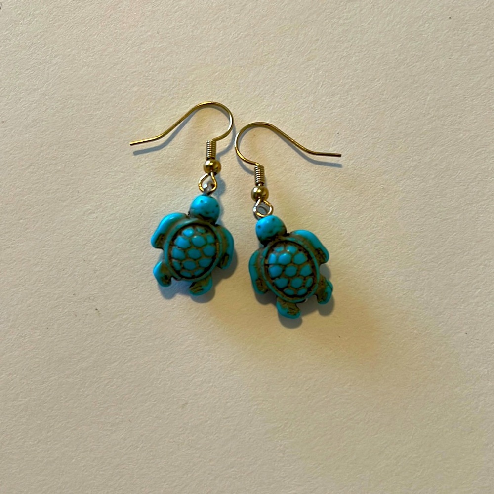 Blue turtle earrings